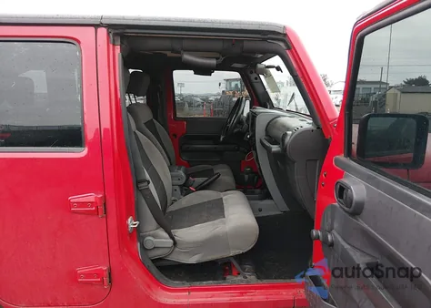 2010 Jeep Wrangler Unlimited Sport z USA, uszkodzony, nr VIN 1J4BA3H10AL173144